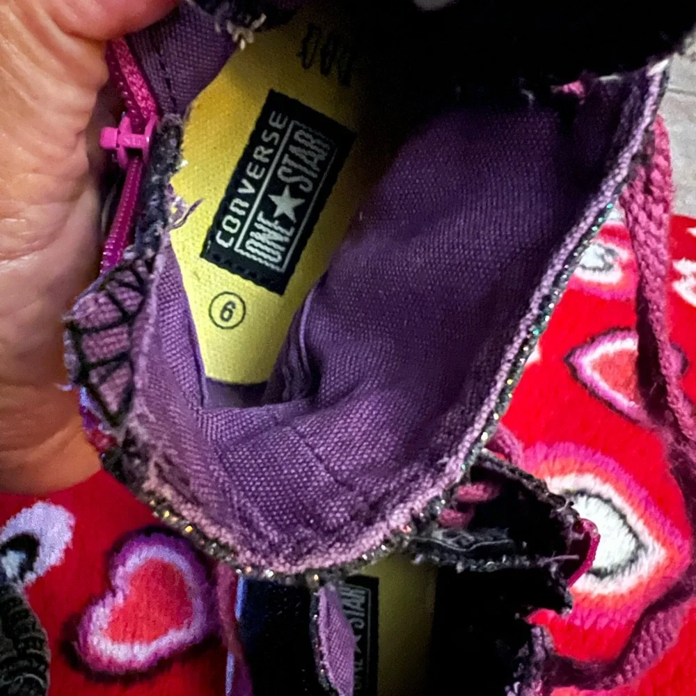 Converse size 6